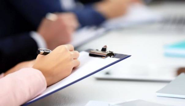 Obustava terenskog rada aktualnih istraživanja na bazi domaćinstava