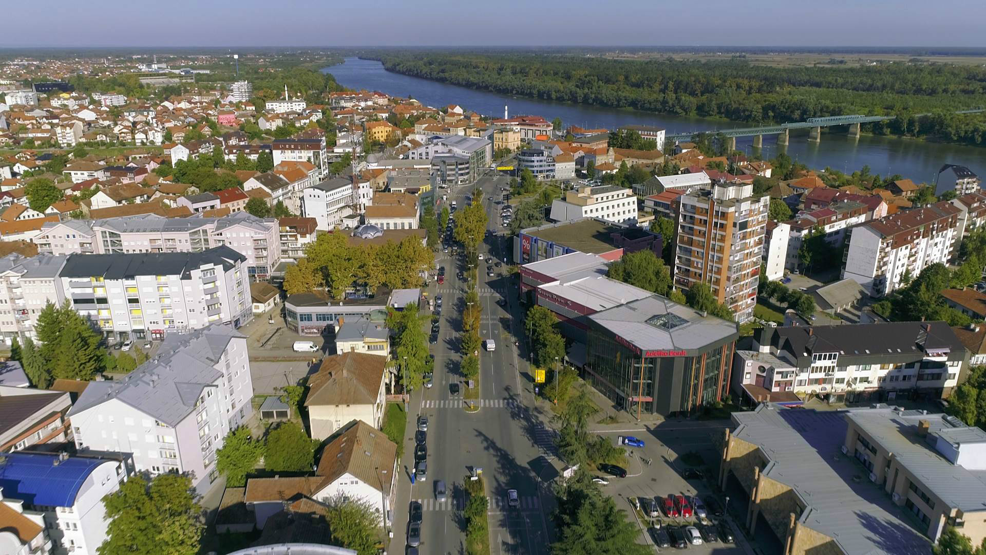 Obustavlja se nastava u Brčkom, ugostiteljski objekti rade do 22.00 sata