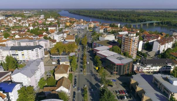 Obustavlja se nastava u Brčkom, ugostiteljski objekti rade do 22.00 sata
