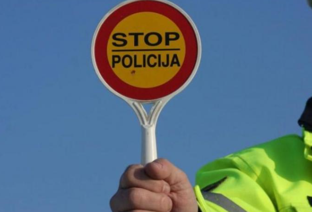 Obustavljen saobraćaj na dionici puta M-4 Lukavac - Gračanica