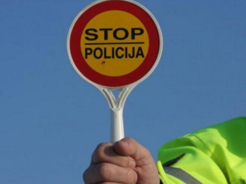 Obustavljen saobraćaj na dionici puta M-4 Lukavac - Gračanica