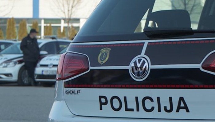 Obustavljen saobraćaj na M-18 Olovo-Srednje zbog saobraćajne nezgode