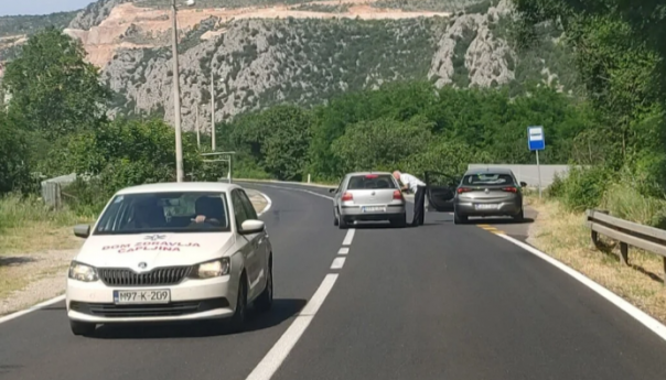 Obustavljen saobraćaj na magistrali od Mostara prema Počitelju