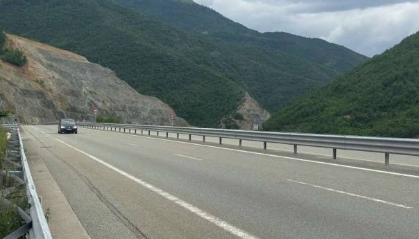 Obustavljen saobraćaj na putu Bosanska Gradiška-Nova Topola