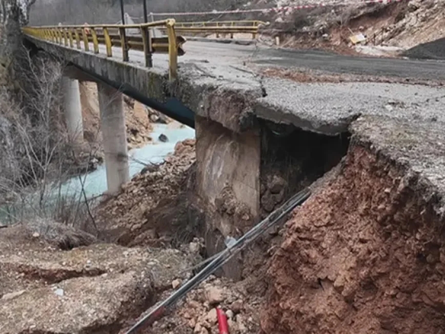 Obustavljen saobraćaj na putu Dobro Polje-MIljevina, odroni na pojedinim mjestima