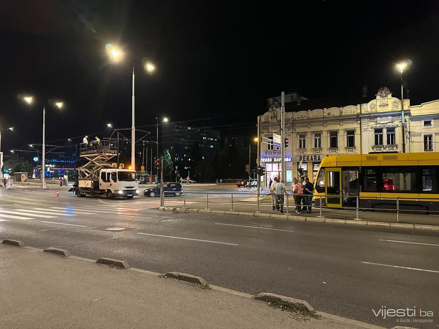 Obustavljen tramvajski saobraćaj u Sarajevu, kvar na žicama na Dolac Malti