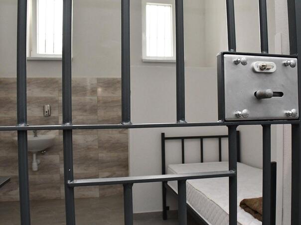 Očaj u zatvorima u RH: Spava se na podu, uz wc školjku se i jede, nema doktora...