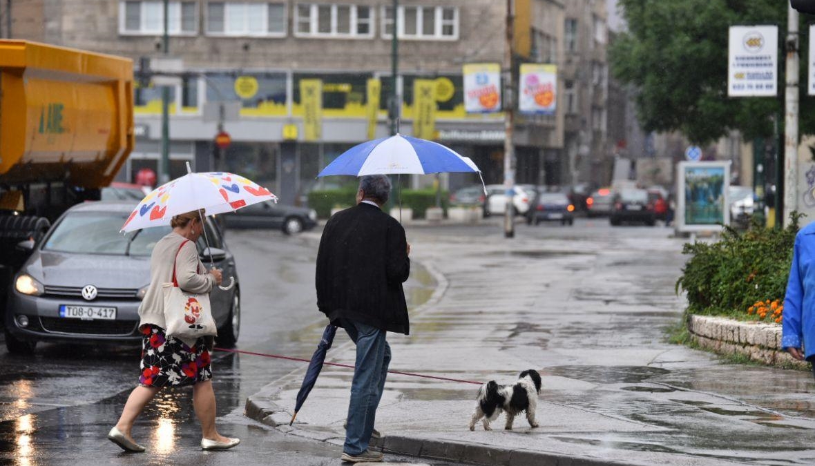 Očekuju nas lokalni pljuskovi s grmljavinom, uz temperature do 35 °C