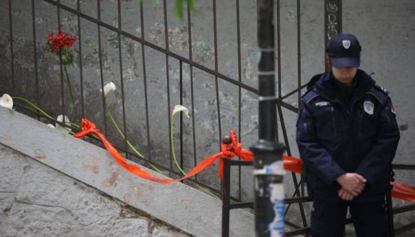 Ocu dječaka koji je počinio masakr u beogradskoj školi određen pritvor