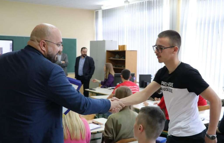 Učenici i studenti u KS imat će besplatan javni prijevoz od 1. maja