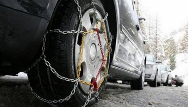 Od 15. novembra za vozače obavezna zimska oprema