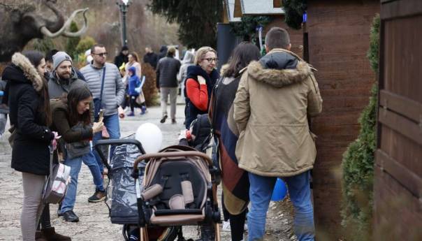 Od danas i noćni termini klizanja u Pionirskoj dolini