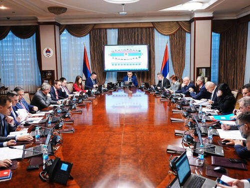 Od danas im veće plate: Pogledajte koliko sada zarađuju funkcioneri RS-a