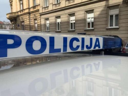 Od državljanina BiH oduzet nož, marihuana i tablete