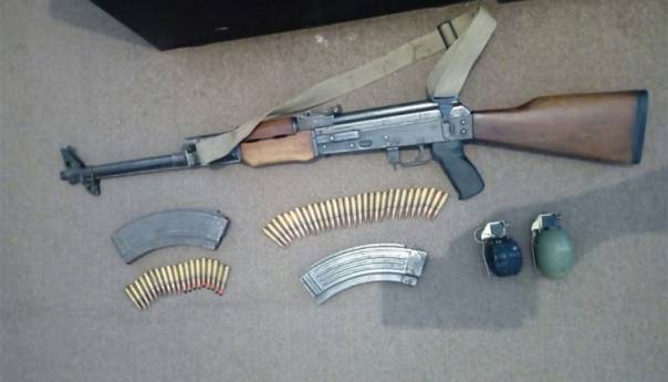 Od duševno bolesne žene oduzeti puška i bombe