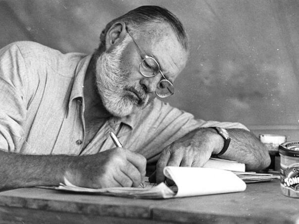 Od novinara do nobelovca: Fascinantan život Ernesta Hemingwaya