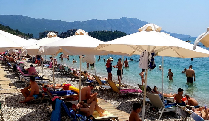 Od početka augusta u Crnu Goru ušlo 380.000 stranaca