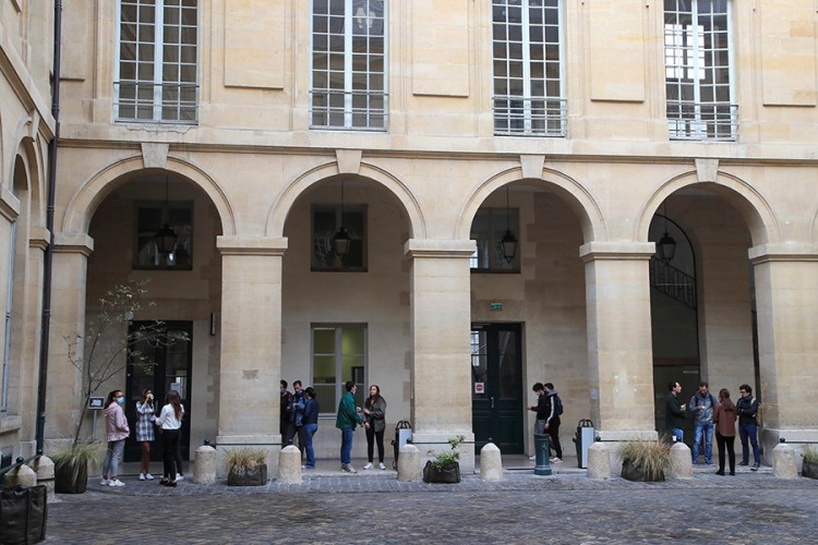 Od ponedjeljka nove mjere u Parizu?