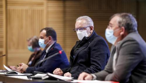 Od ponoći nove stroge mjere širom zemlje, promjene i na granicama