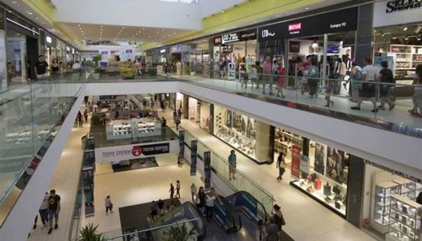 Od večeras se otvaraju tržni centri, kafići i restorani