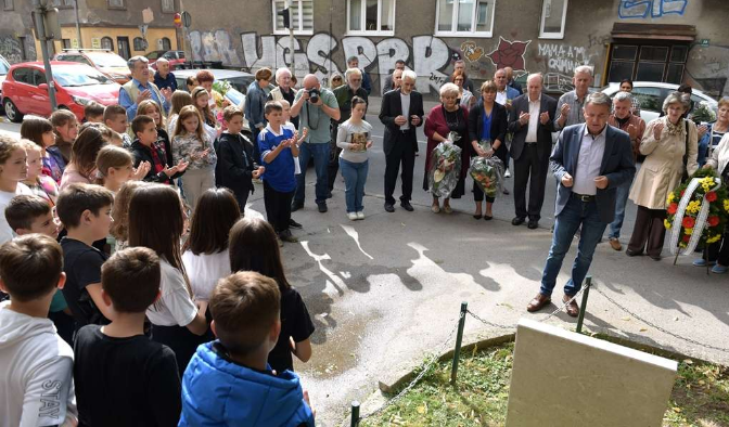 Odata počast djeci koja su poginula od granate 1992. godine
