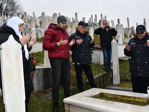 Odata počast policajcu Mahmutu Traki