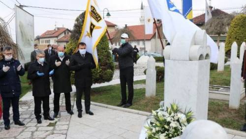 Odata počast šehidima, poginulim braniocima i vrhovnom komandantu Armije RBiH