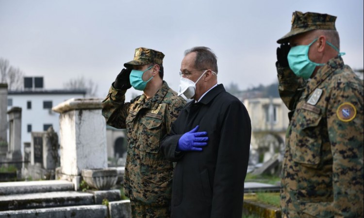 Odata počast šehidima, poginulim i umrlim pripadnicima Armije RBiH