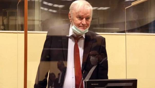 Odbrana Ratka Mladića traži da bude odloženo izricanja presude
