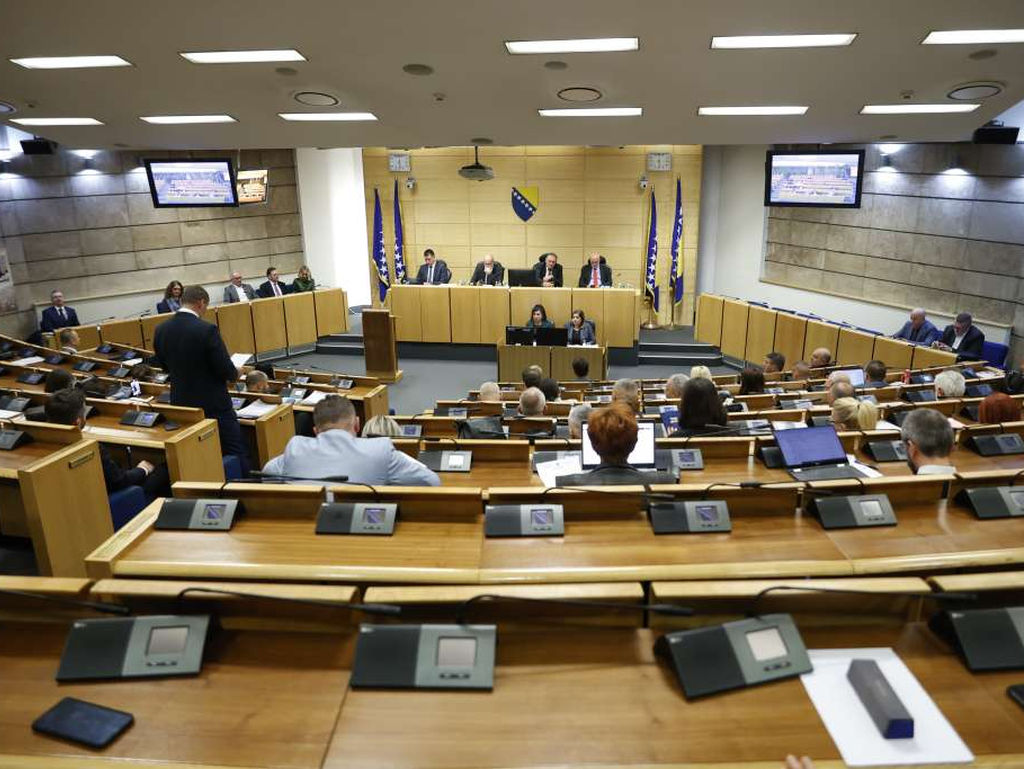 Odgođena sjednica Doma naroda Parlamenta FBiH, nisu navedeni razlozi