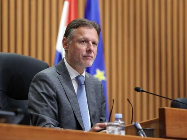 Odgovor Beogradu: Prošle godine 25 hiljada Srba radilo na sezoni u Hrvatskoj