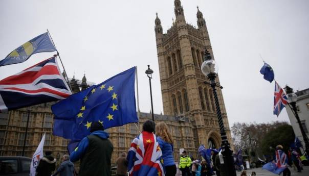 Odlazak Britanije iz EU uz tugu i oduševljenje