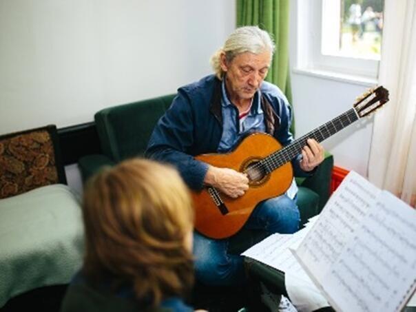 Određen pritvor profesoru osumnjičenom za višegodišnje zlostavljanje djece