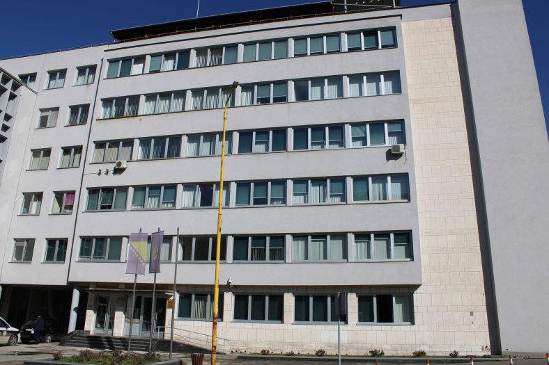 Određen pritvor Salihu Hidanoviću zbog pokušaja ubistva komšinice
