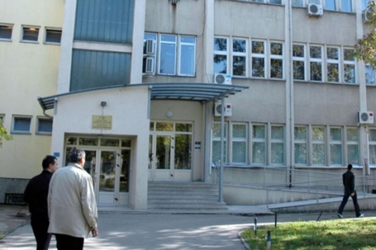Određen pritvor Srpčaninu osumnjičenom za paljenje supruge