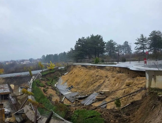 Odron puta u Kragujevcu uznemirio građane