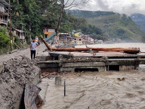 Odroni i poplave na Himalajima: Turisti zaglavljeni, najmanje desetoro mrtvih