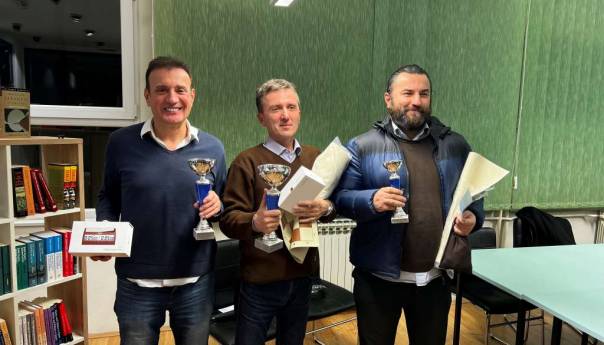 Održan 10. memorijalni šahovski turnir posvećen prof.dr. Nijazu Durakoviću