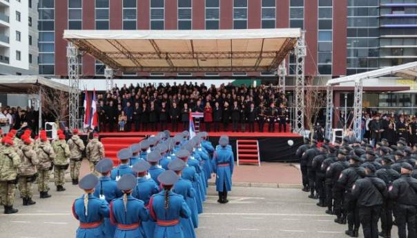 Održan defile: Dodik poručio da je RS država