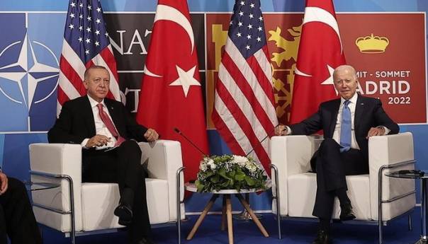Održan jednosatni sastanak Erdogana i Bidena