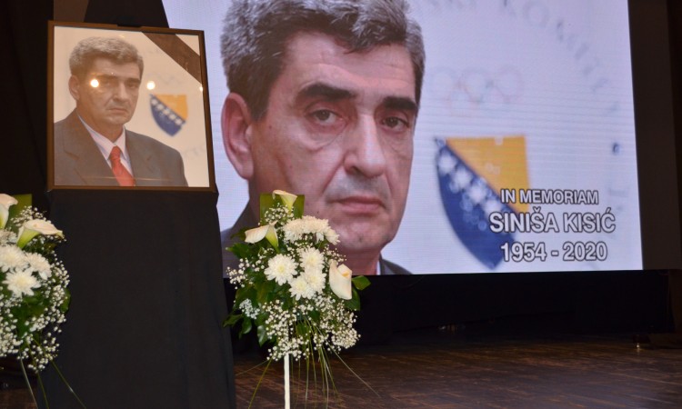Održan komemorativni skup prvom brčanskom gradonačelniku Siniši Kisiću