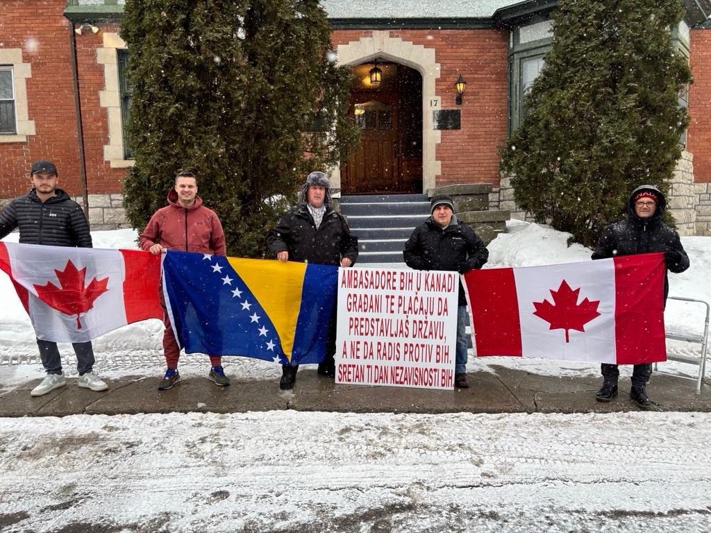 Održan protestni skup ispred ambasade BiH u Kanadi