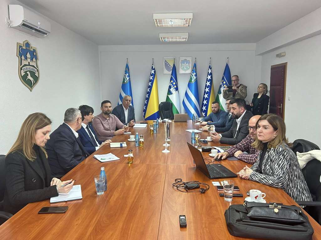 Održan sastanak o brzoj cesti Bihać–Velika Kladuša, gradnja počinje 2026.