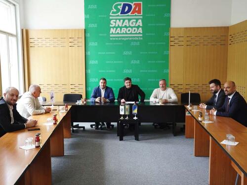 Održan sastanak predstavnika SDA, DF-a i SBiH iz KS o predstojećim lokalnim izborima