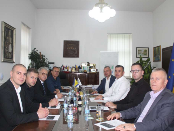 Održan sastanak za jačanje monitoringa u općinama pogođenim poplavama, spašavanje života primarno