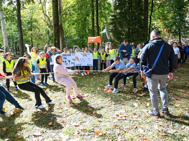 Održana Gelenderska olimpijada osnovaca u Bihaću, promocija sporta i timskog duha