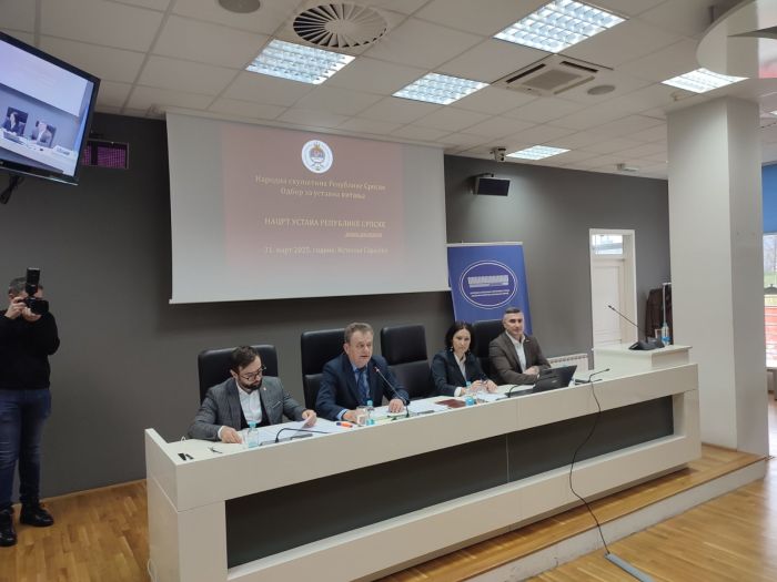 Održana Javna rasprava: Slab interes građana za novi ustav RS