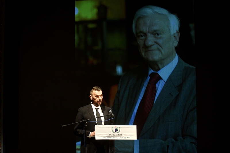 Održana komemoracija Jovanu Divjaku, generalu koji je vikao 'ne pucaj'