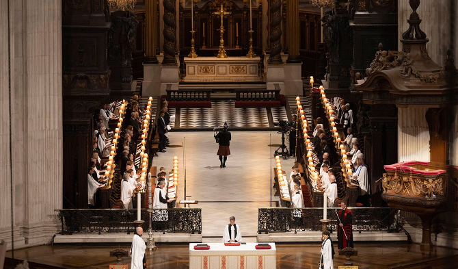 Održana komemoracija povodom smrti kraljice Elizabete, intonirana nova himna