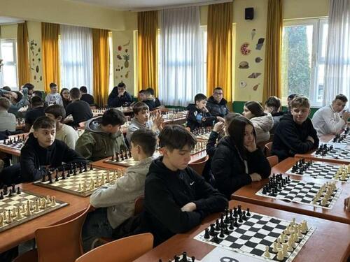 Održana osma smotra najboljih mladih šahista Tuzlanskog kantona